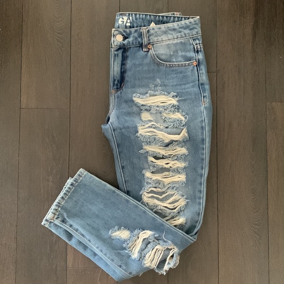 Ripped garage low waisted denim - Picture 4 of 13